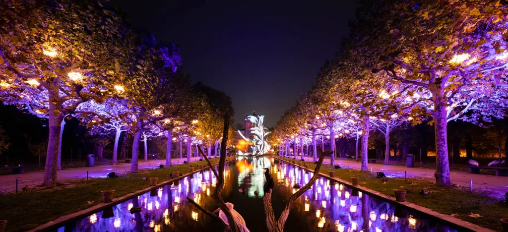 “Incanto di luci”: all’Orto Botanico di Roma magiche installazioni e percorso luminoso