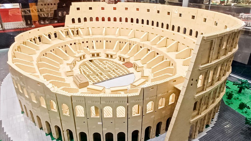 La mostra dei mattoncini Lego più grande d’Europa